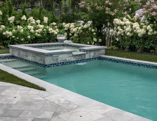 An example of Marmiro Stones Veneer Stone on an hot tub